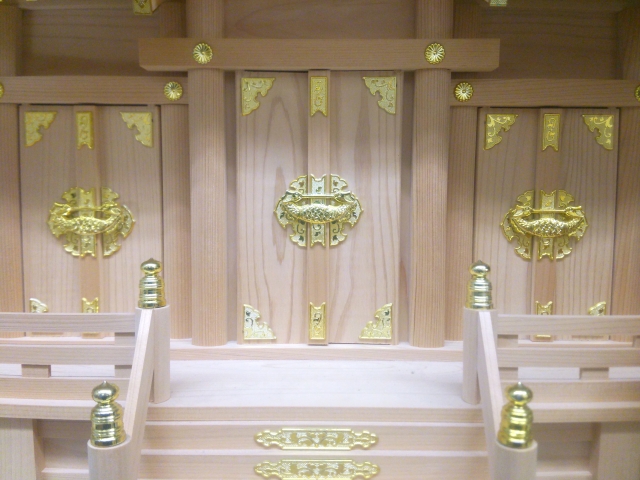 購入前に知りたい!神棚の選び方~造りや材質について~