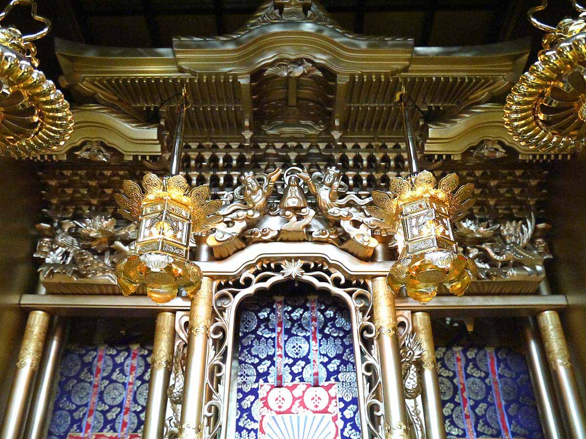 名古屋仏壇の特徴は?愛知県民の知恵が生きたデザイン