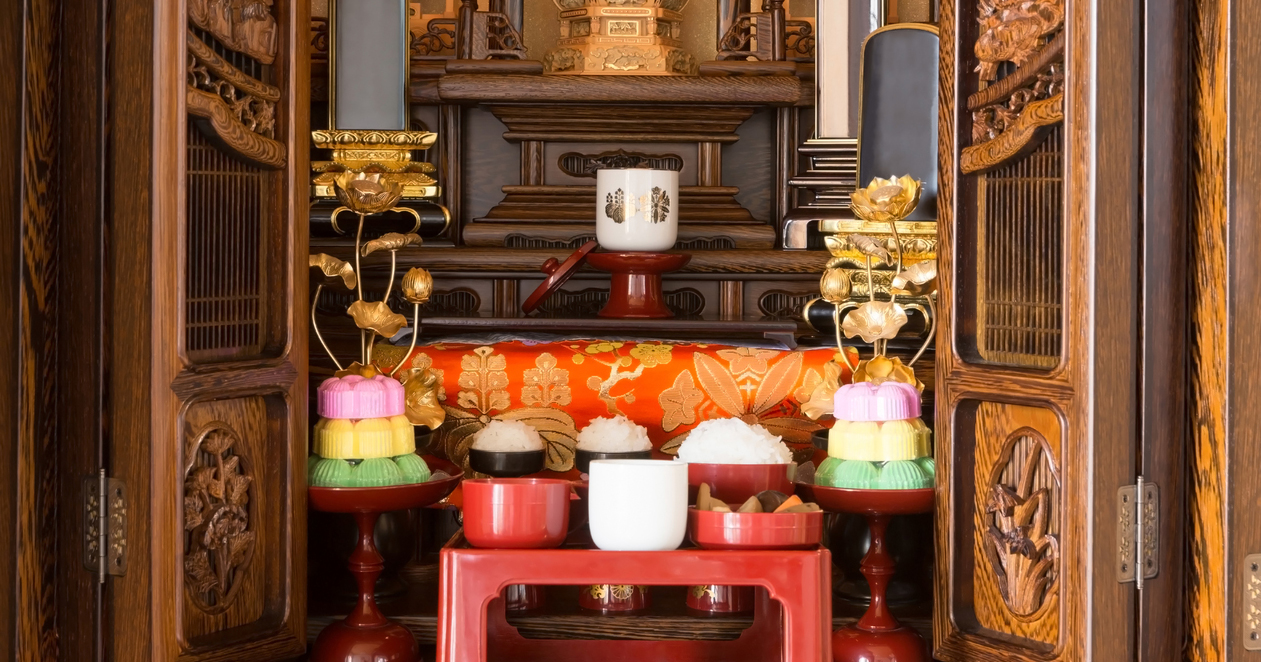 常花とは？造花と生花どっちをお供えする？