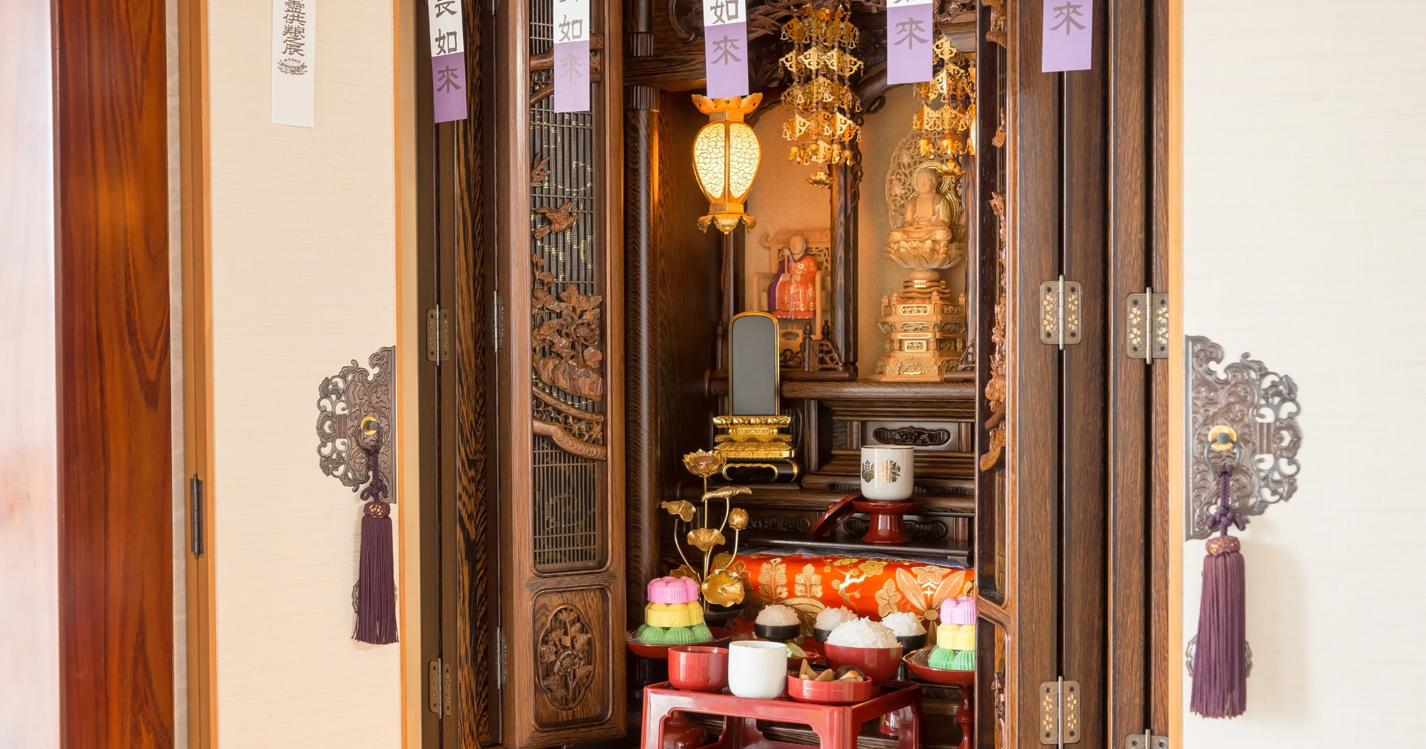 大型仏壇のメリットと種類 大きい方が拝みやすい?